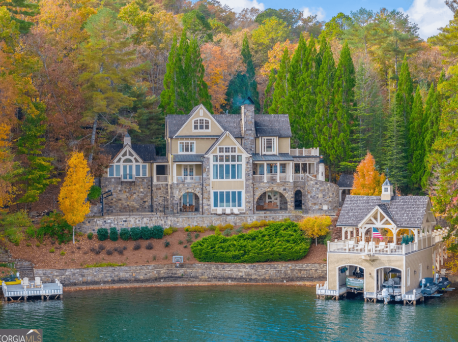 Lakefront Home In Georgia With Boathouse (PHOTOS)