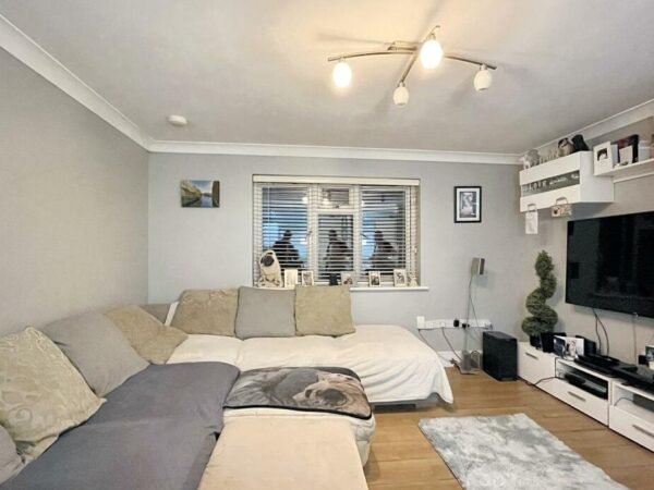 Check out this image – three ghosts or bad agency photography?