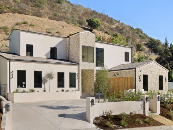 Modern Farmhouse Perfection in Beverly Hills: 1840 San Ysidro Drive