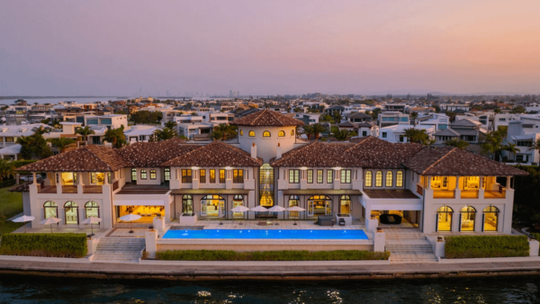 Grand Waterfront Home In Queensland, Australia (FLOOR PLANS)