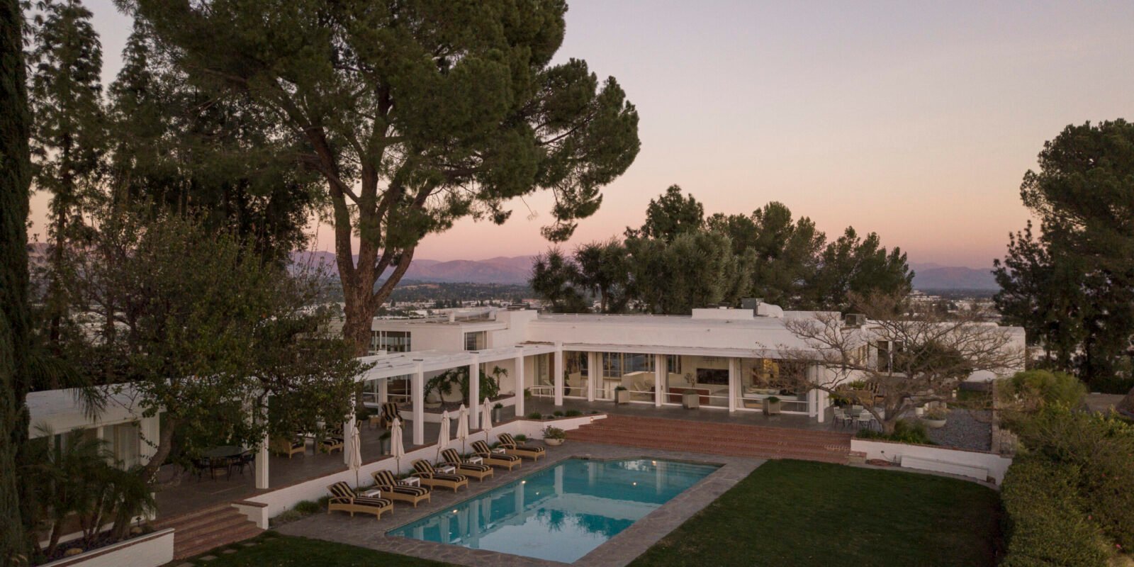 The Agency Sells The Iconic Frank Sinatra Estate After A Game-Changing Marketing Revamp The Agency Sells The Iconic Frank Sinatra Estate After A Game-Changing Marketing Revamp