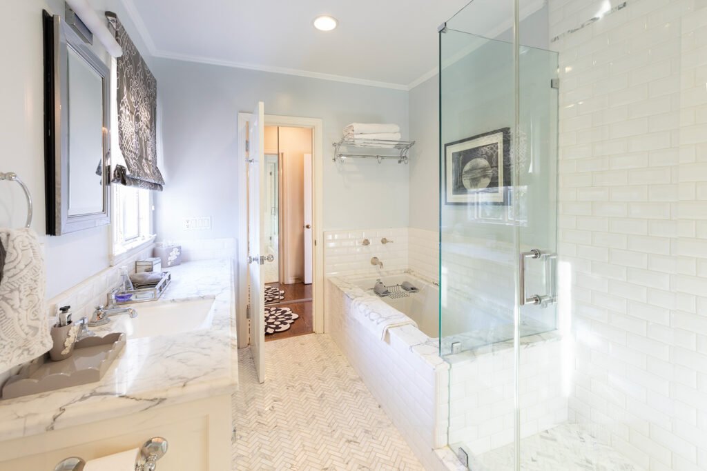 Primary-Bathroom-Christime-Kim-Millbrook-Dr--Sherman-Oaks-182-of-261-2-copy | The Agency Journal