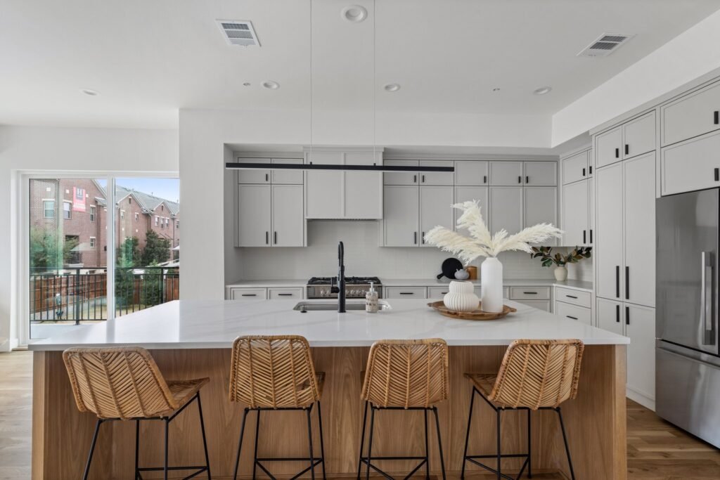 8-web-or-mls-VEP_5085 | The Agency Journal
