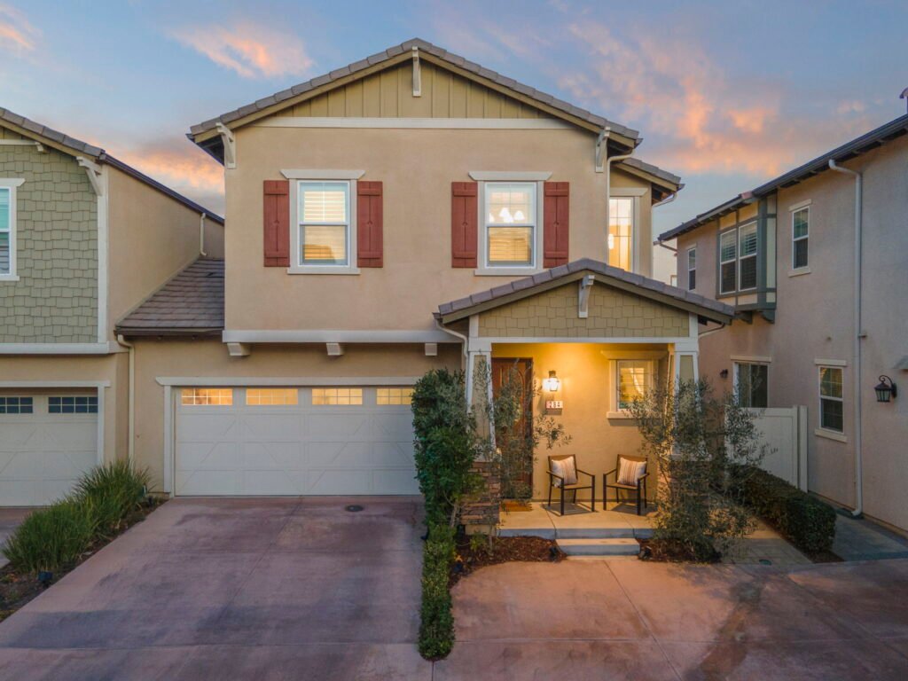 2-web-or-mls-Upmarketmedia_284Car-twi-5 | The Agency Journal