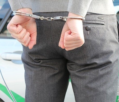 Man jailed after threatening an estate agent with a paving slab