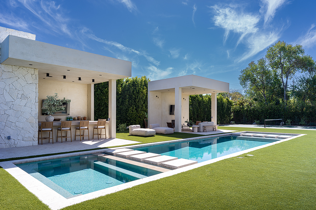Contemporary Comfort in the Heart of L.A.’s Woodland Hills