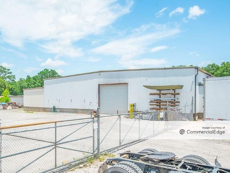 2600 Louisville Road in Savannah, Ga., is a 6.7-acre property including IOS and a cold storage warehouse
