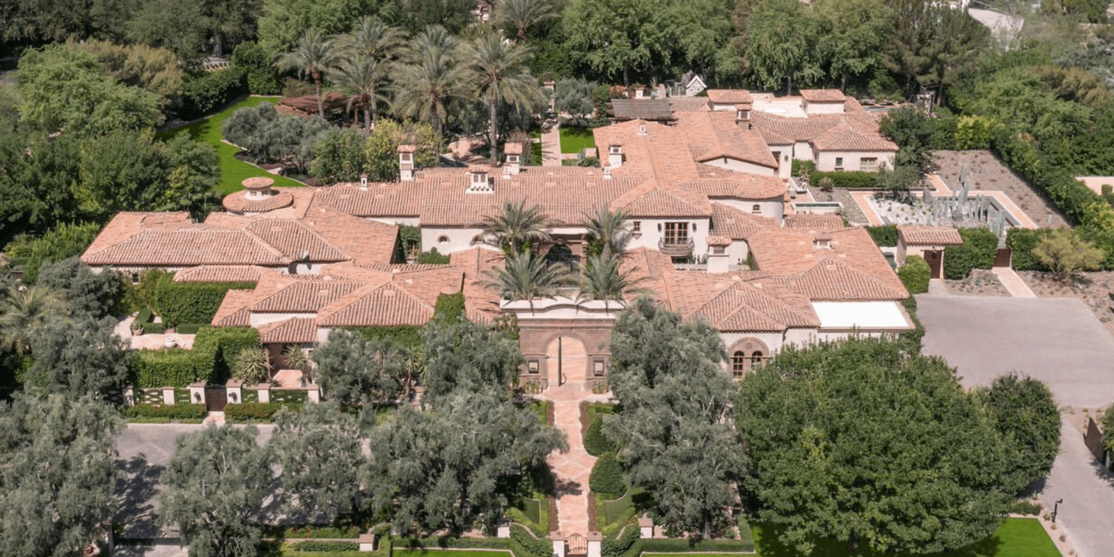 Arizona Home Comes With A  Million Closet (PHOTOS)