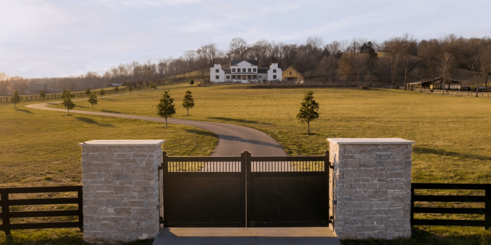 25 Acre Tennessee Farm With Amazing Car Barn (PHOTOS)