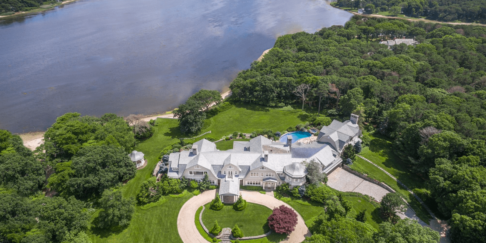 .5 Million Waterfront Estate On Long Island (PHOTOS)