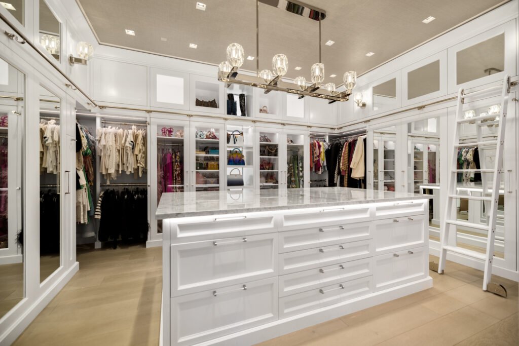 7T6A5976-MLS | The Agency Journal