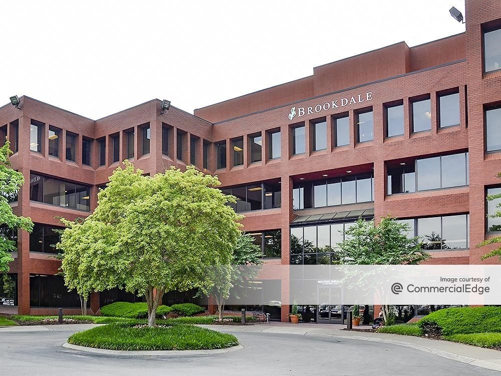 Exterior shot of the Westpark Building at Maryland Farms Office Park in Brentwood, Tenn.