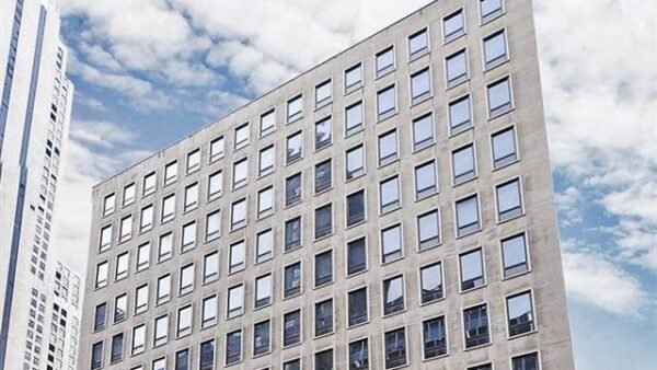 Amazon Buys Troubled Midtown Manhattan Asset