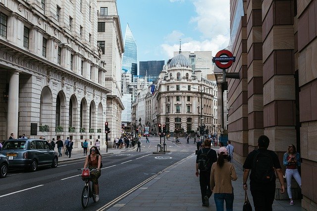 Interest rates set to fall at fastest rate since UK’s financial crisis