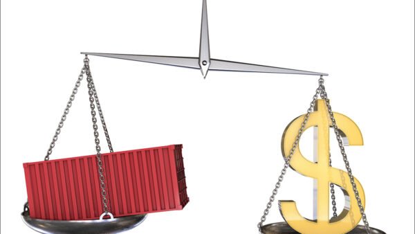 What Makes the US Trade Deficit a Capital Magnet