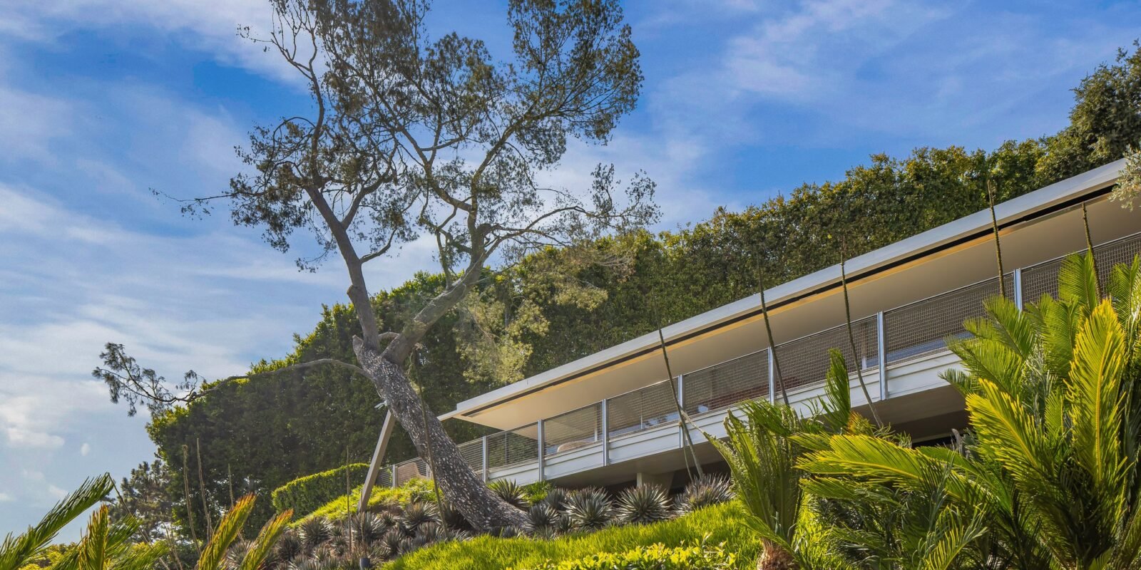 The Legendary Brown House by Richard Neutra Comes to Market