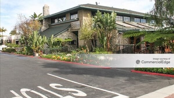 Seligman Refinances Orange County Mixed-Use