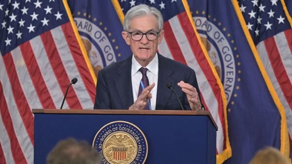 Fed Waits on Interest Rate Cuts