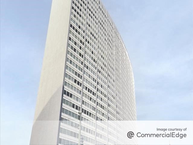 Exterior shot of 300 Lakeside Drive, an office building in downtown Oakland, Calif.