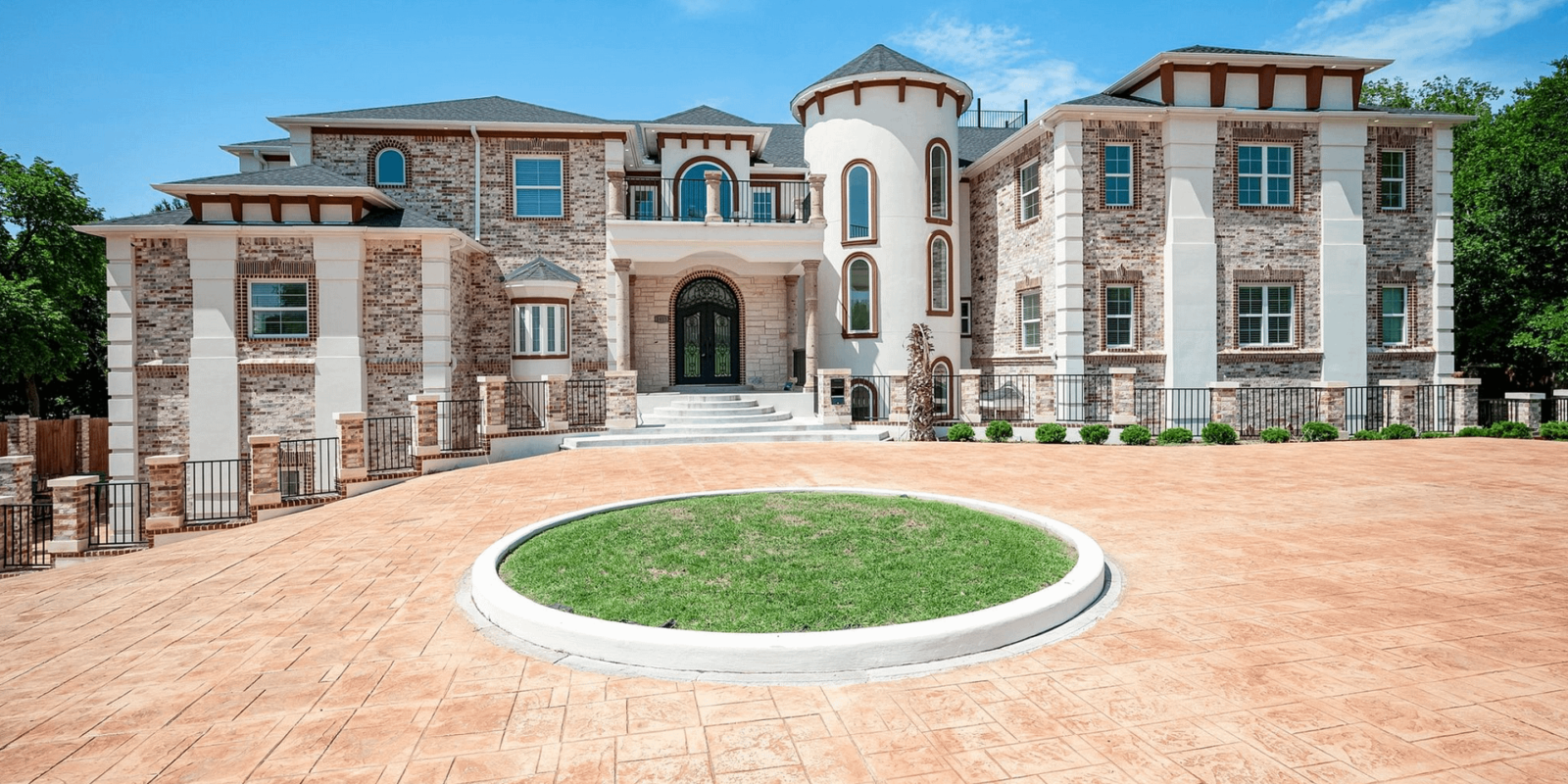 Texas Home With 13 Bedrooms & 17 Bathrooms (PHOTOS)