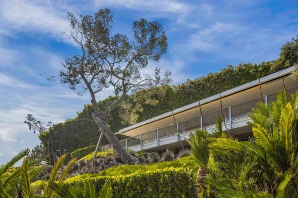 The Legendary Brown House by Richard Neutra Comes to Market