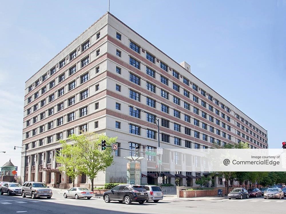 Exterior shot of 600 West Chicago, an office building in Chicago.