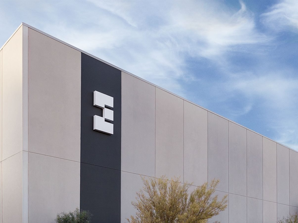 Exterior shot of a data center by EddgeCore Digital Infratsructure.