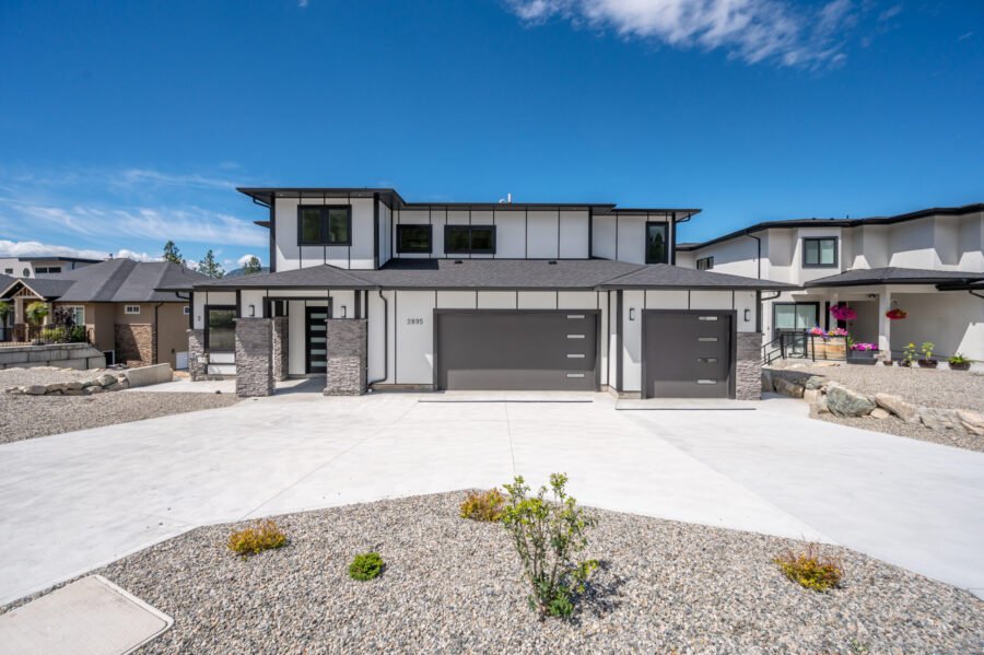 A Modern Hillside Home in British Columbia