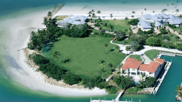 0 Million Waterfront Compound In Naples (PHOTOS)