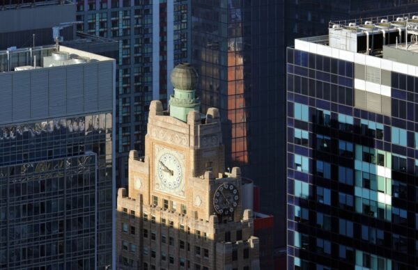 CBRE to Lead Paramount Building Leasing