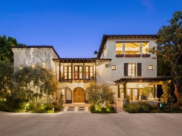 A Richard Landry-Designed Estate in Brentwood Park