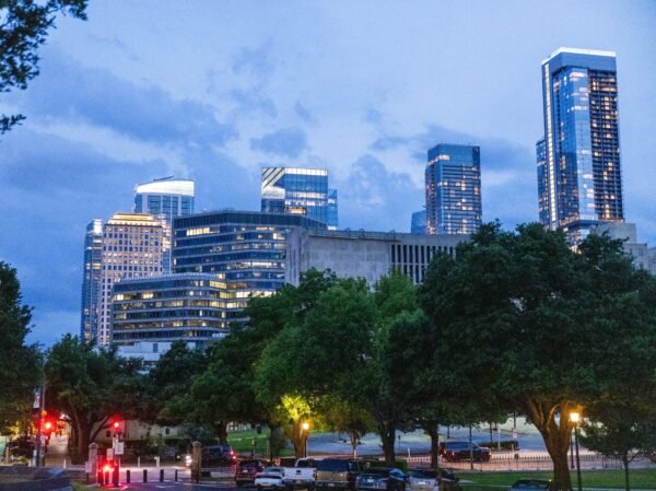 Office Report: Discounted Sales Multiply, Pressures Persist
