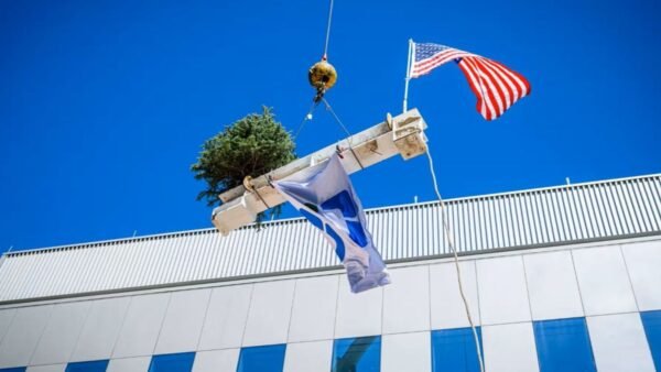 Cleveland Clinic Tops Out 2 Research Buildings