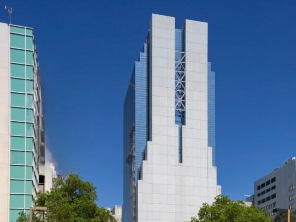 Law Firm Re-Ups for 97 KSF in Downtown Miami