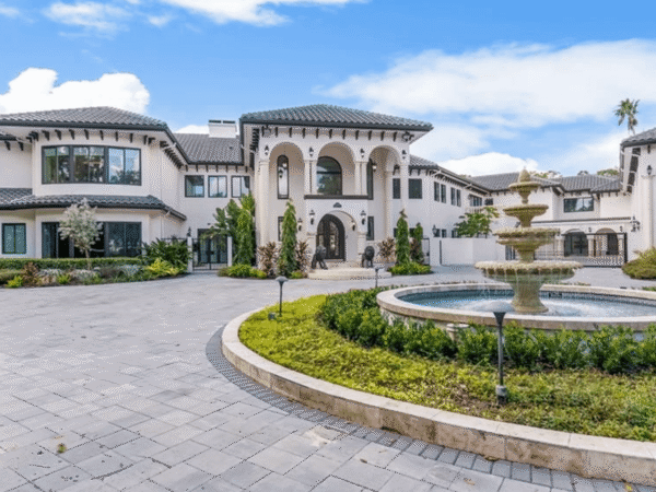 Florida Home With 15 Bathrooms & Bowling Alley (PHOTOS)