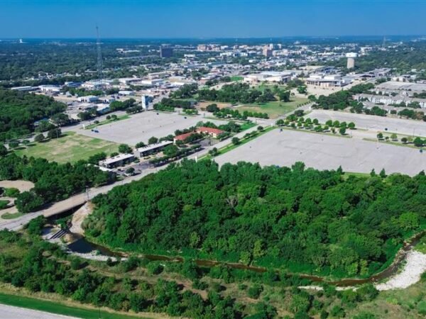 Harbor Capital Buys Infill Industrial Park in DFW