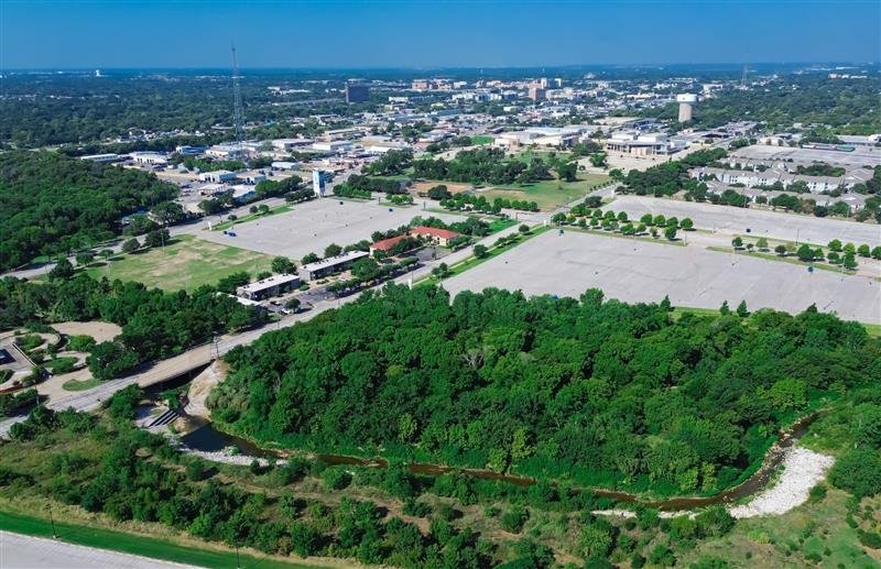 Harbor Capital Buys Infill Industrial Park in DFW