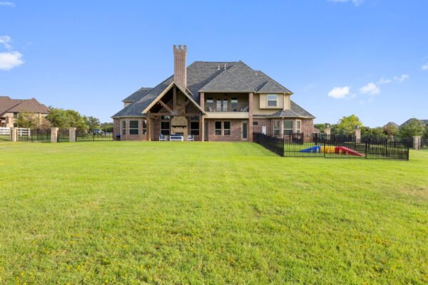 A Modern Equestrian Hideaway in Bartonville, Texas