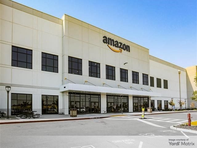 Exterior shot of an 855,000-square-foot Amazon fulfillment facility in Sacramento, Calif.