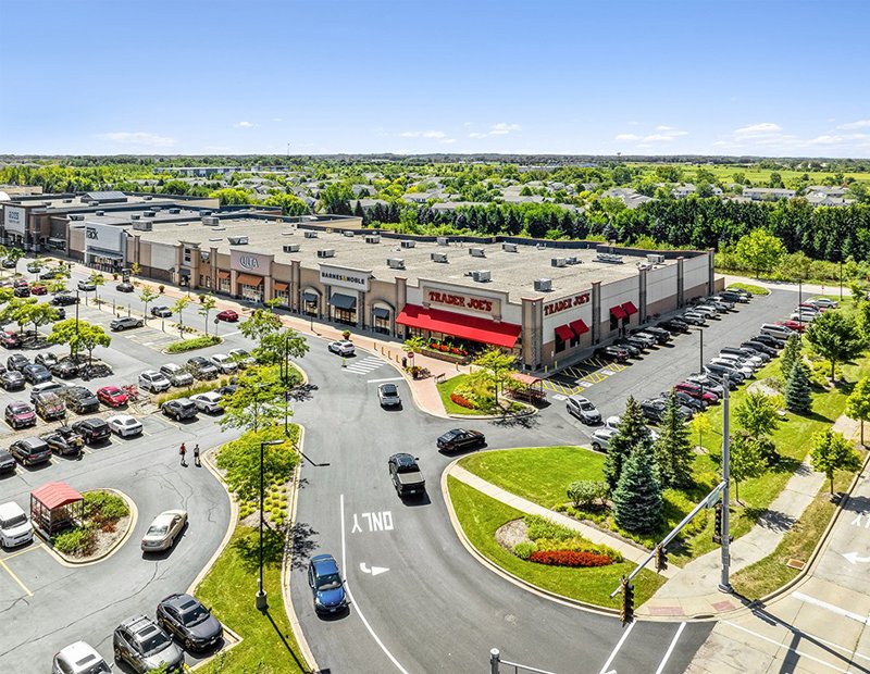 A photo of Algonquin Commons, a shopping center in Illinois.