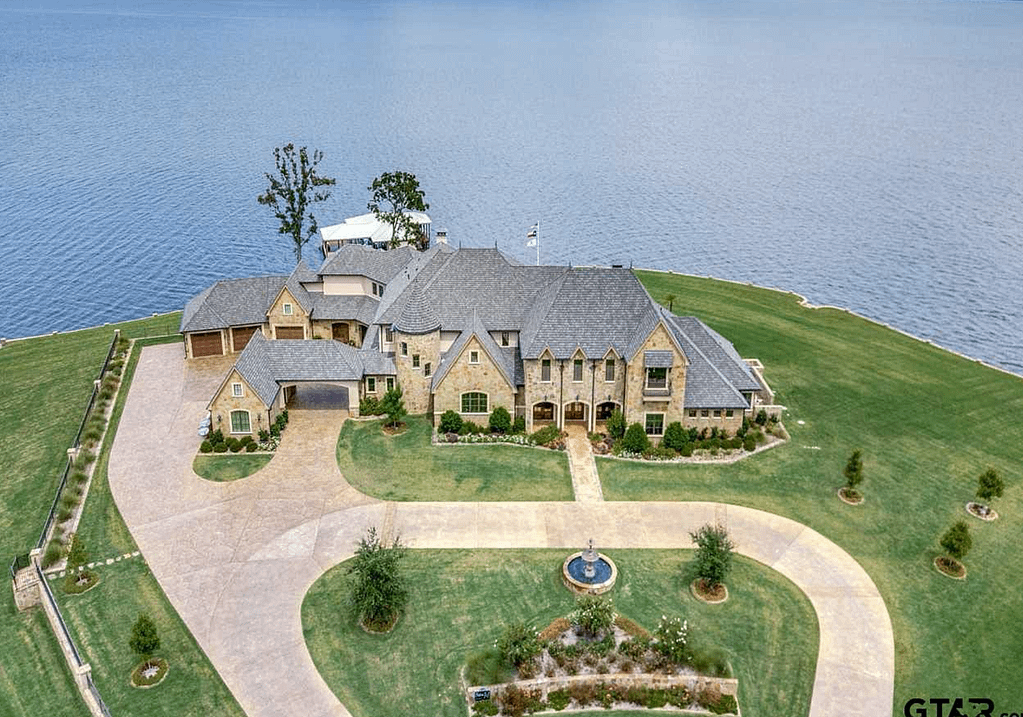 Stone & Stucco Lakefront Home In Chandler, Texas (PHOTOS)