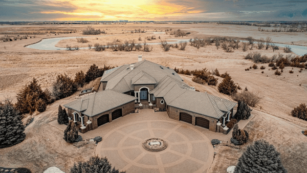 14+ Acre Estate In Mitchell, South Dakota (PHOTOS)