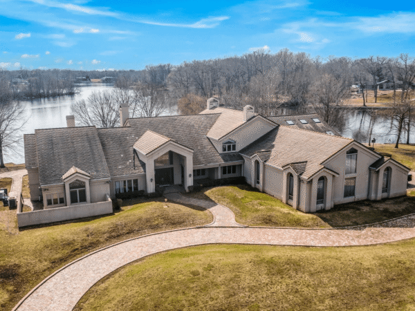 Waterfront Home In Indiana With Indoor Pool (PHOTOS)