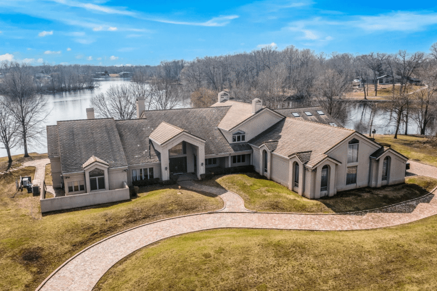 Waterfront Home In Indiana With Indoor Pool (PHOTOS)