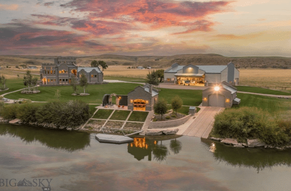 51 Acre Estate With Airplane Hangar And Boathouse (PHOTOS)