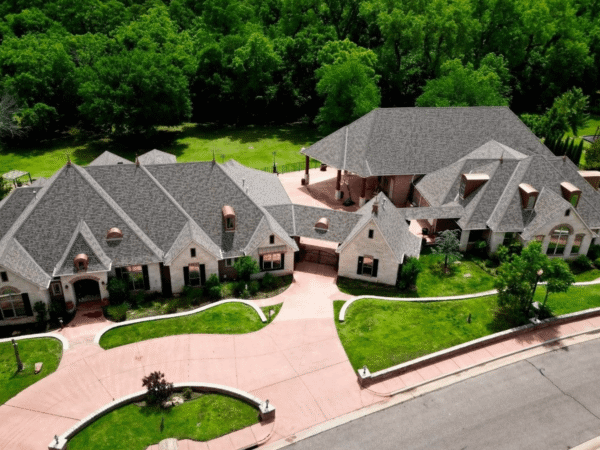 Oklahoma Estate With An Indoor Pool (PHOTOS)