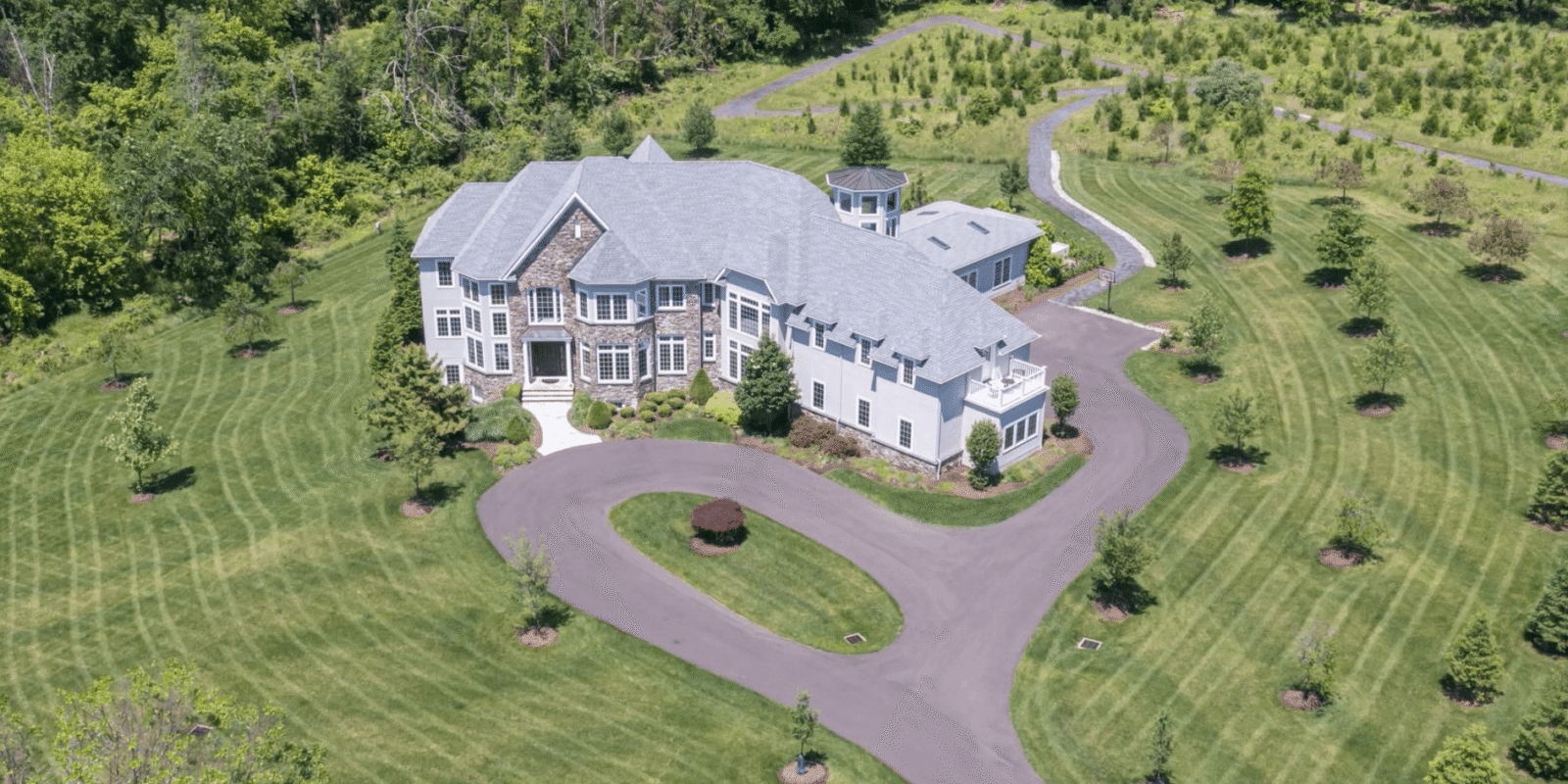 Pennsylvania Home On 12 Acres With Indoor Pool (PHOTOS)