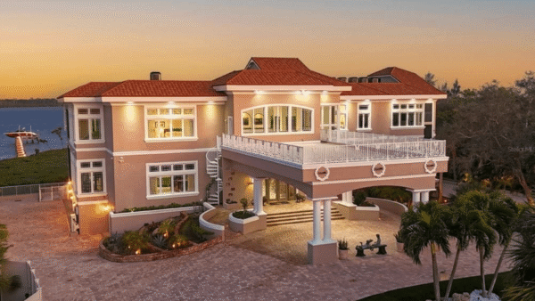 Waterfront Home In Florida With 30-Car Garage (PHOTOS)