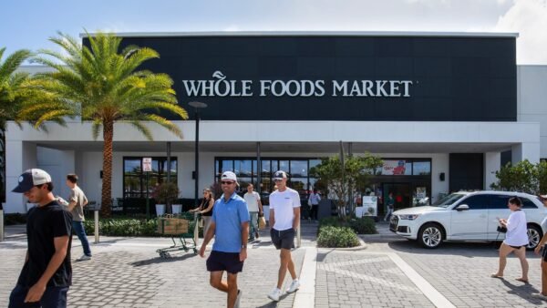 Stockbridge Pays 8M for Boca Raton Retail
