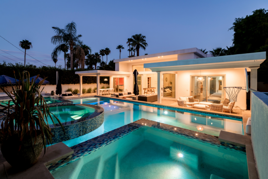 A Charming Palm Springs Bungalow Arrives on Market Just in Time for Modernism Week